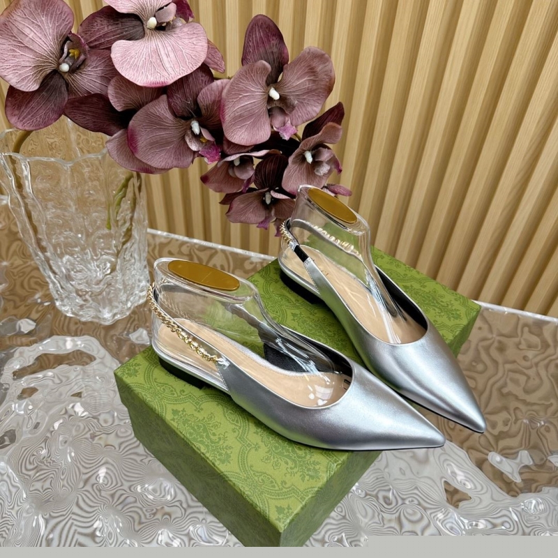 G*u*i sandals